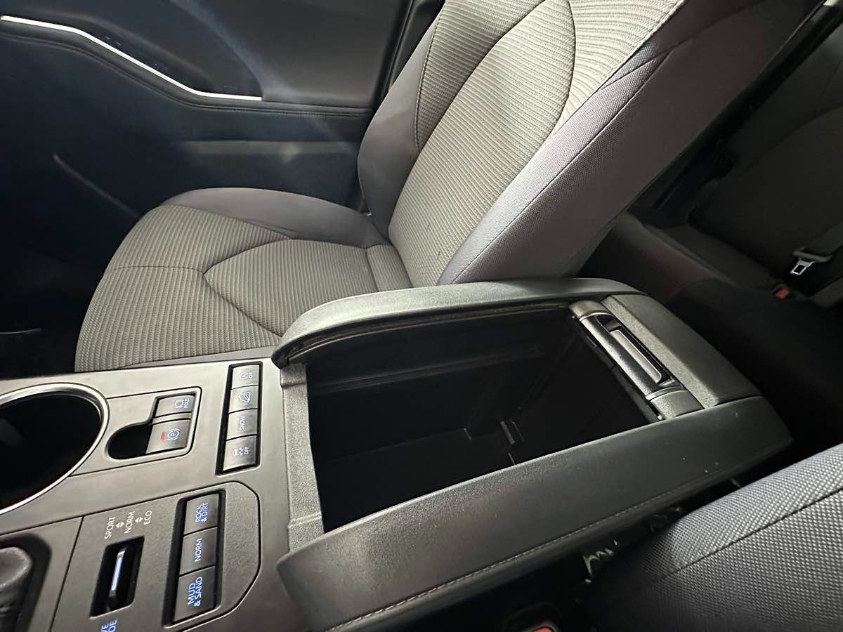 2021 Toyota Highlander LE SE photo 33
