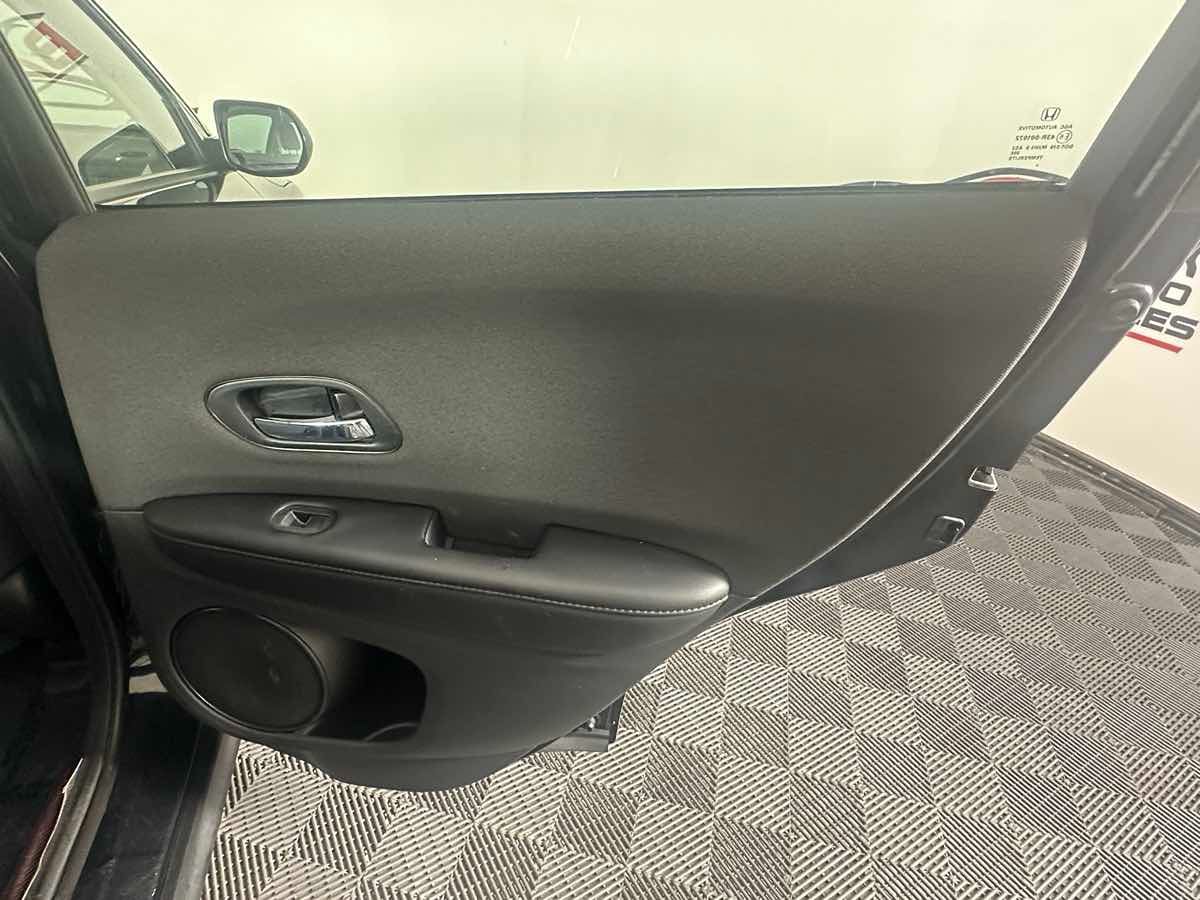 2021 Honda HR-V LX photo 17