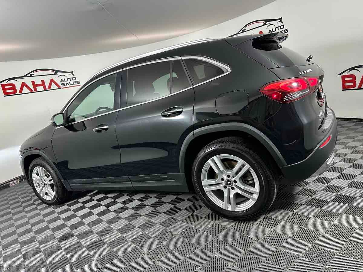 2021 Mercedes Benz GLA 250 4MATIC photo 4