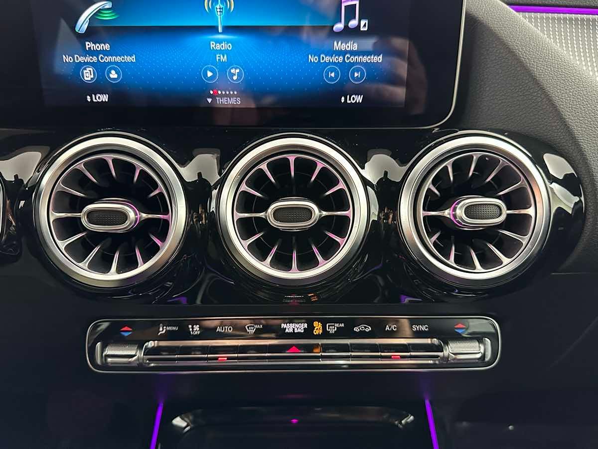 2021 Mercedes Benz GLA 250 4MATIC photo 24