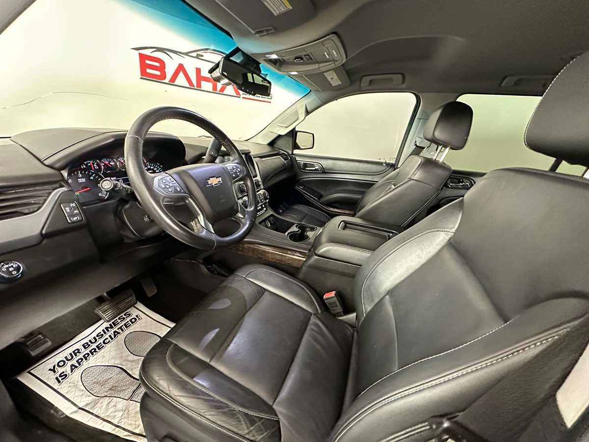 2018 Chevrolet Suburban LT photo 12