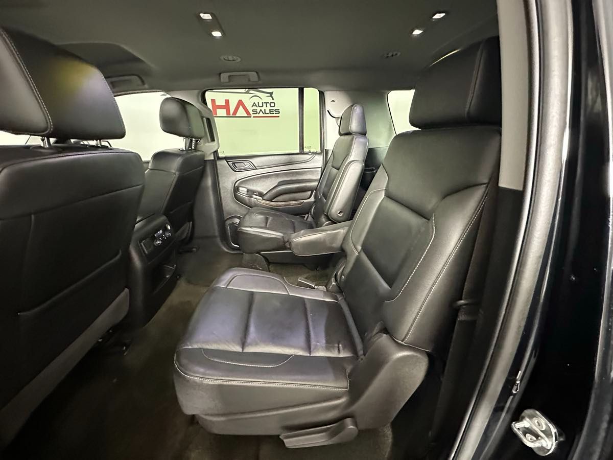 2018 Chevrolet Suburban LT photo 13