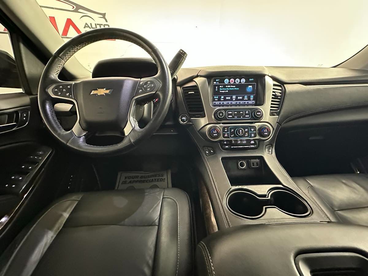 2018 Chevrolet Suburban LT photo 10