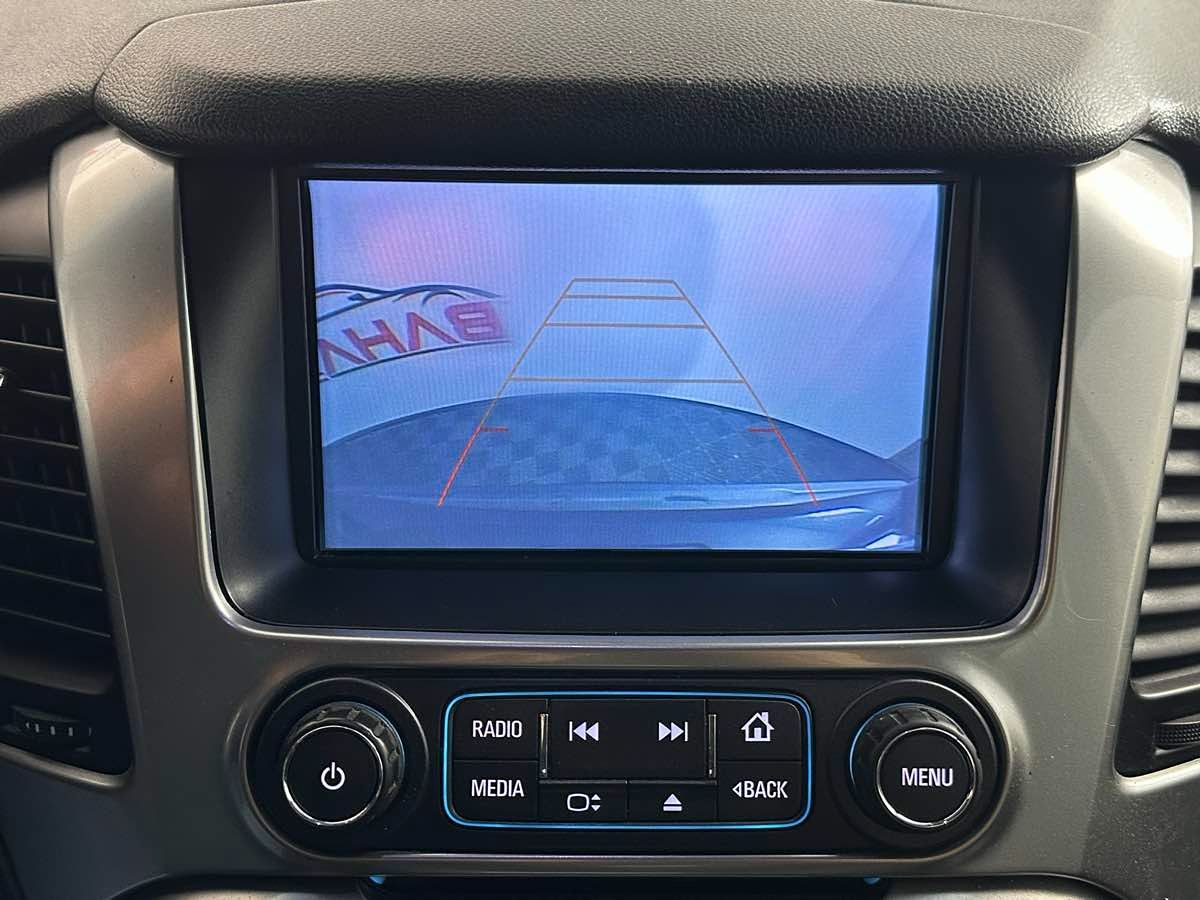 2018 Chevrolet Suburban LT photo 26
