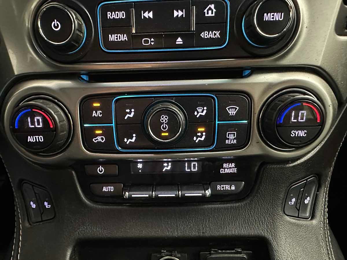 2018 Chevrolet Suburban LT photo 28
