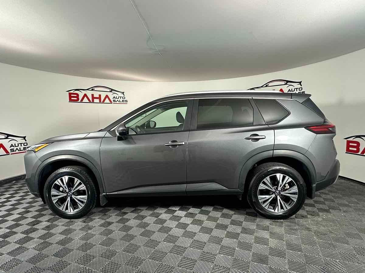 2022 Nissan Rogue SV photo 3