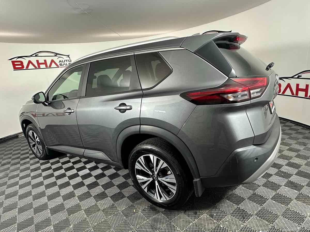 2022 Nissan Rogue SV photo 4