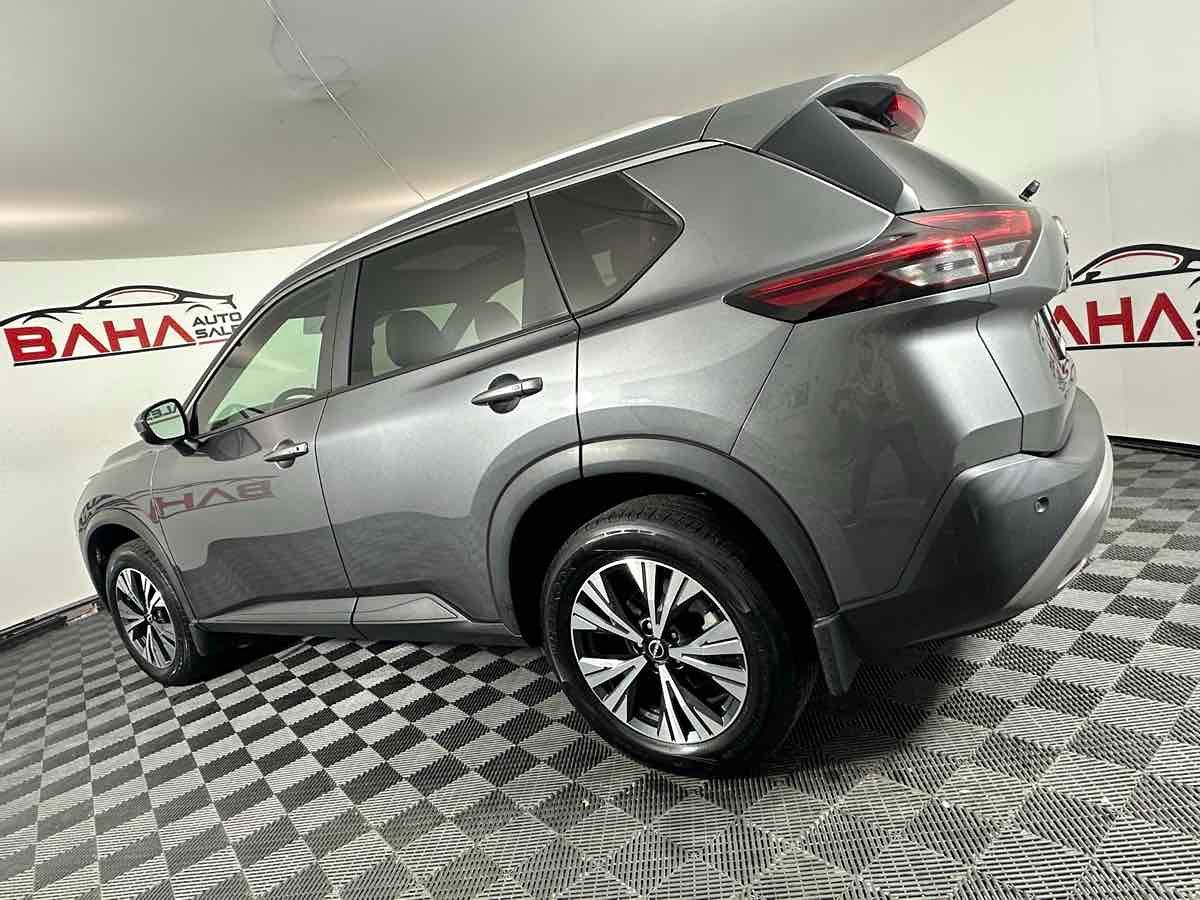 2022 Nissan Rogue SV photo 5
