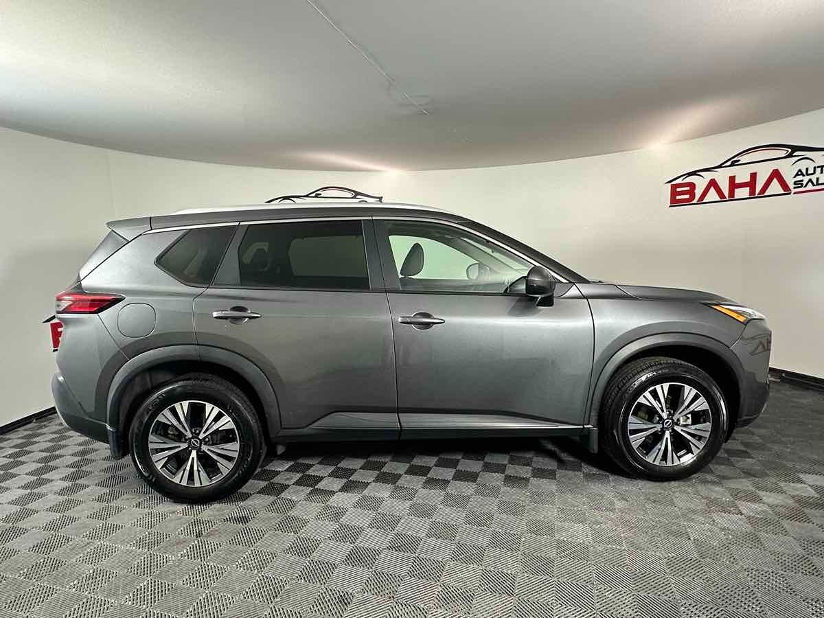 2022 Nissan Rogue SV photo 8