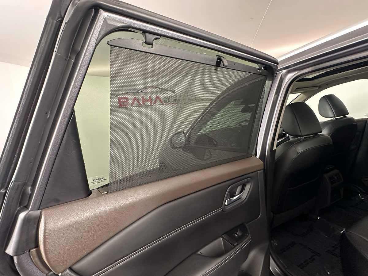 2022 Nissan Rogue SV photo 18