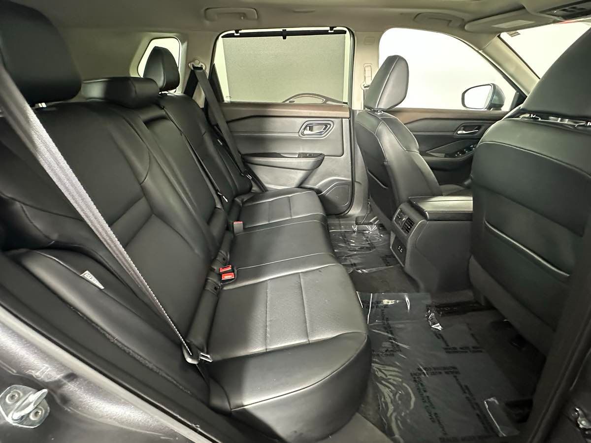 2022 Nissan Rogue SV photo 24