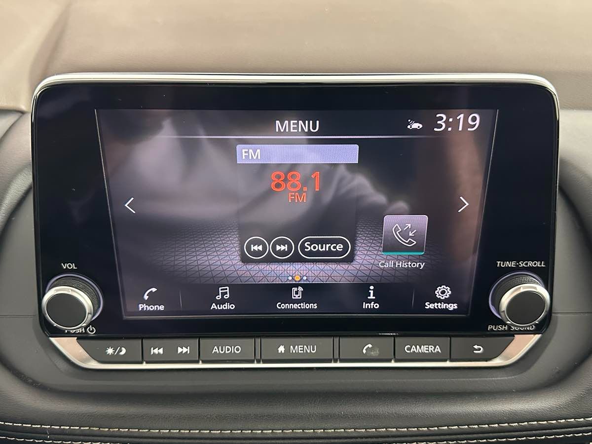 2022 Nissan Rogue SV photo 33