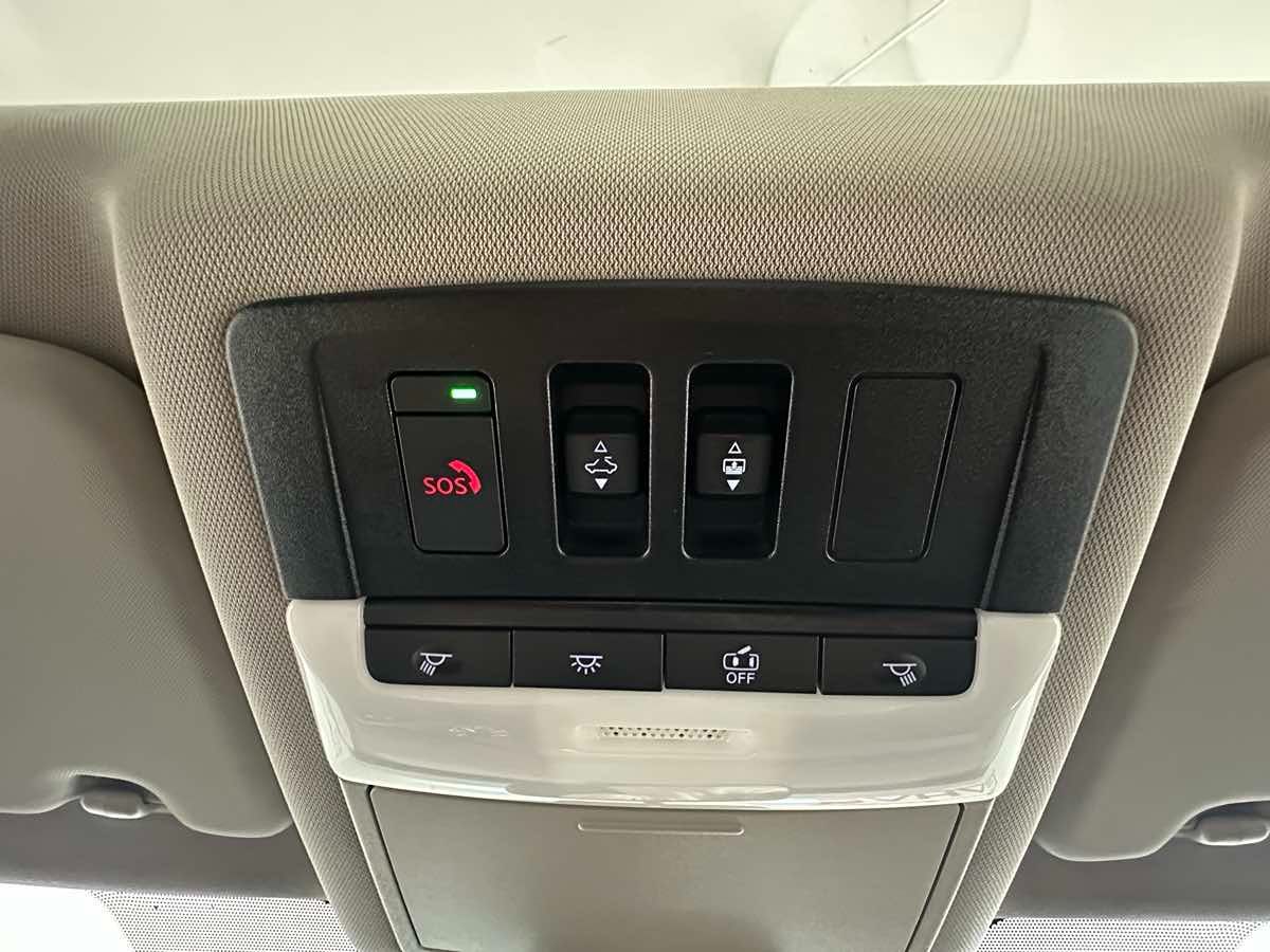 2022 Nissan Rogue SV photo 39