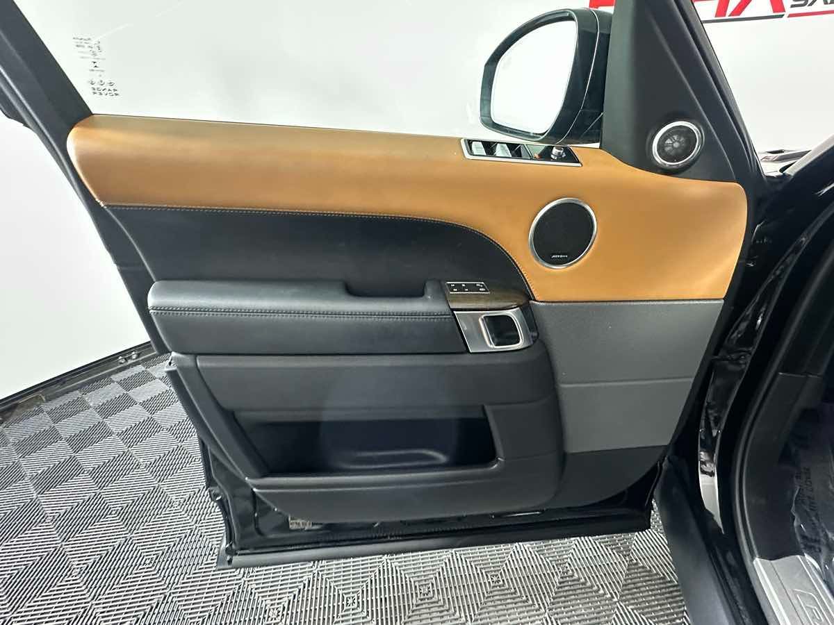 2019 Land Rover Range Rover Sport SuperCharged HSE Dynamic photo 14