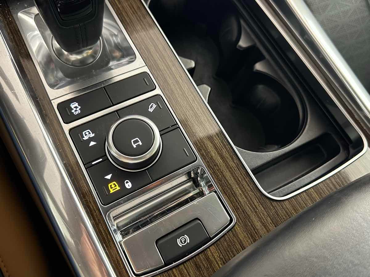 2019 Land Rover Range Rover Sport SuperCharged HSE Dynamic photo 38