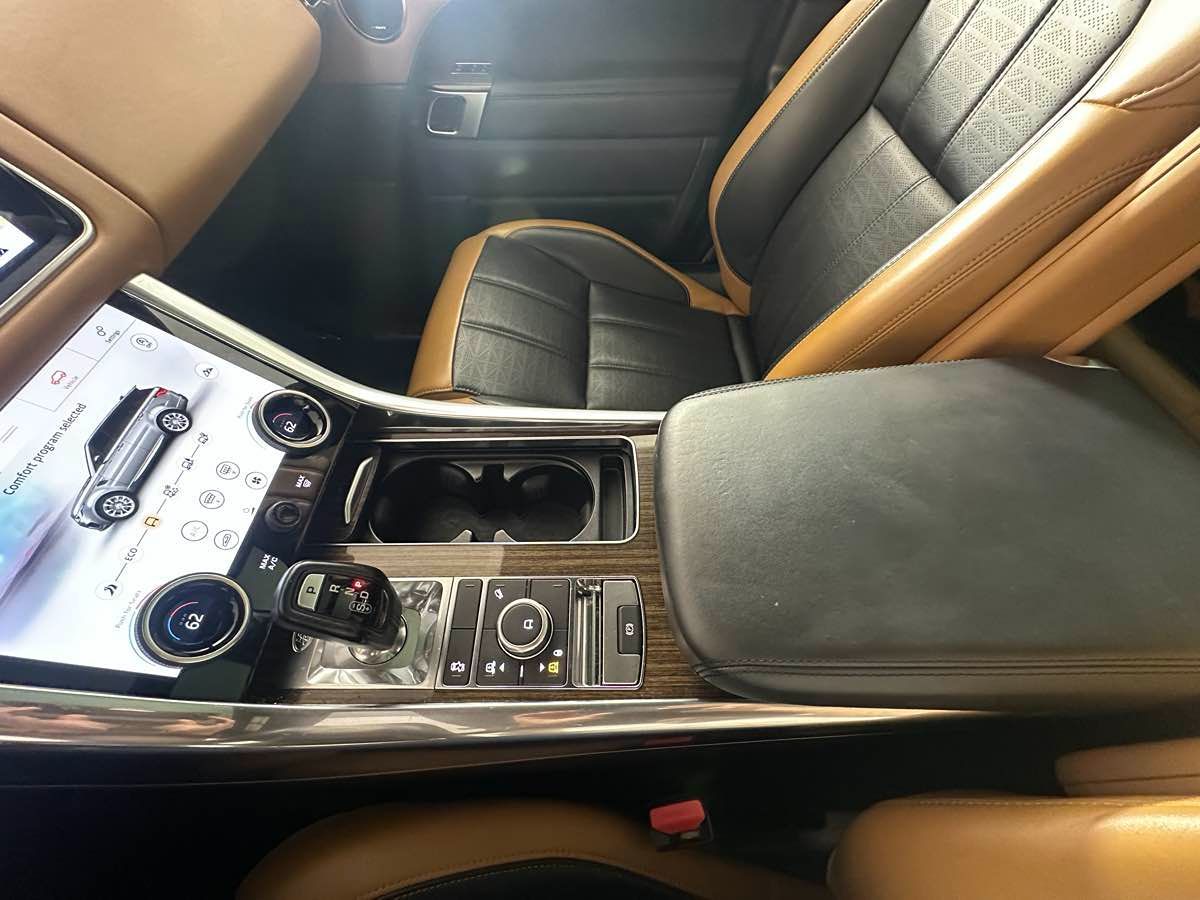 2019 Land Rover Range Rover Sport SuperCharged HSE Dynamic photo 39