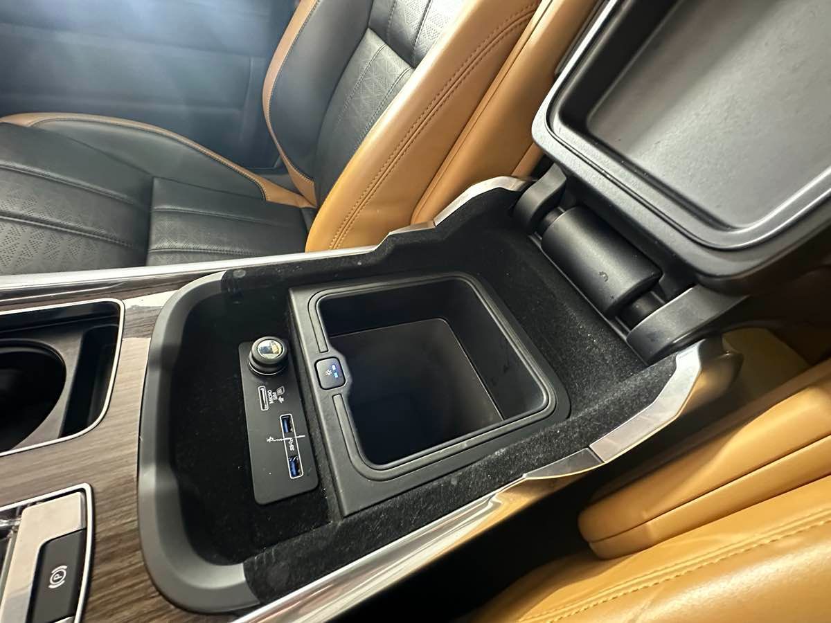 2019 Land Rover Range Rover Sport SuperCharged HSE Dynamic photo 40