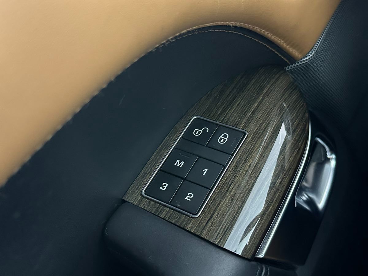 2019 Land Rover Range Rover Sport SuperCharged HSE Dynamic photo 41