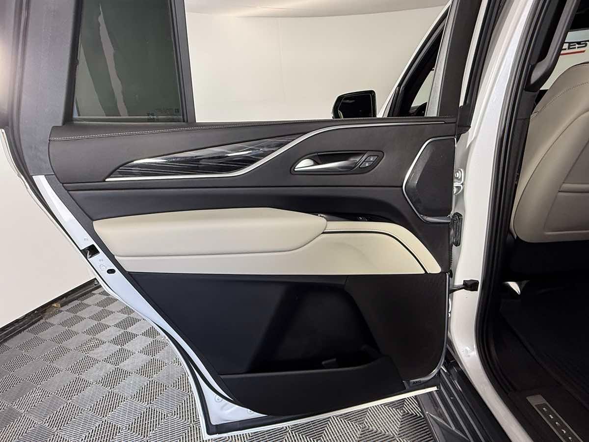 2021 Cadillac Escalade Sport photo 25