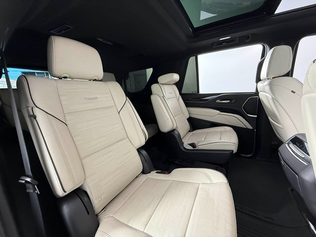 2021 Cadillac Escalade Sport photo 38
