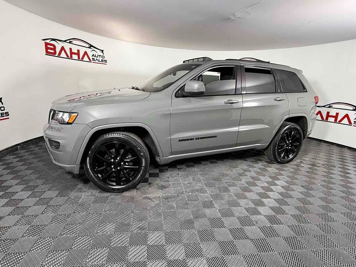 2020 Jeep Grand Cherokee Altitude photo 2