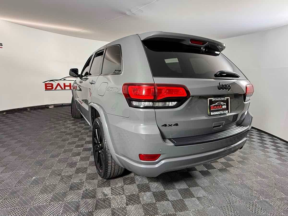 2020 Jeep Grand Cherokee Altitude photo 5