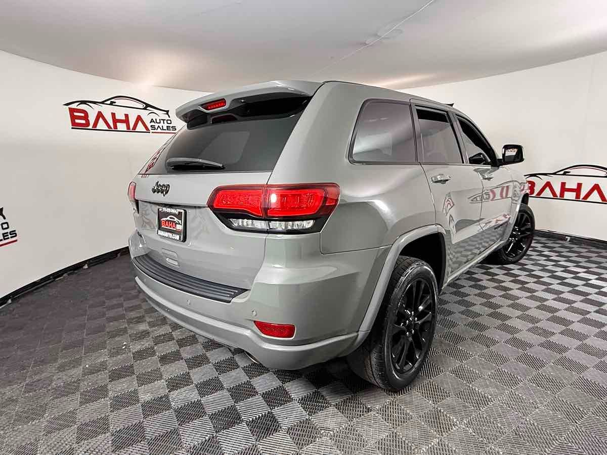 2020 Jeep Grand Cherokee Altitude photo 6