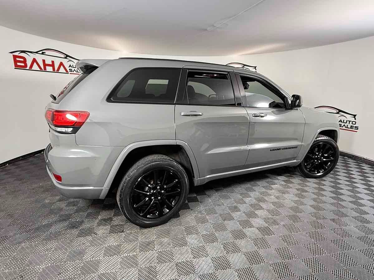 2020 Jeep Grand Cherokee Altitude photo 7