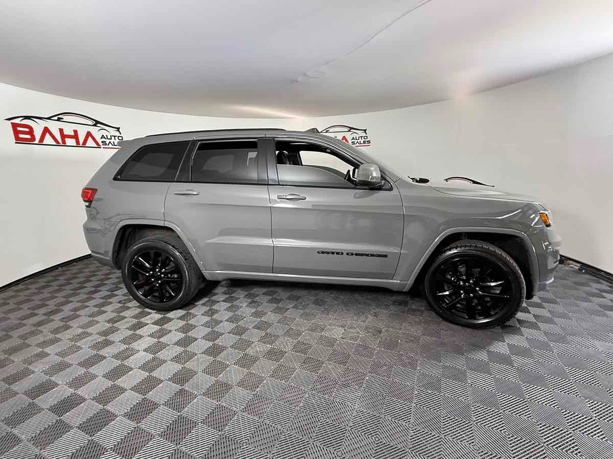 2020 Jeep Grand Cherokee Altitude photo 8