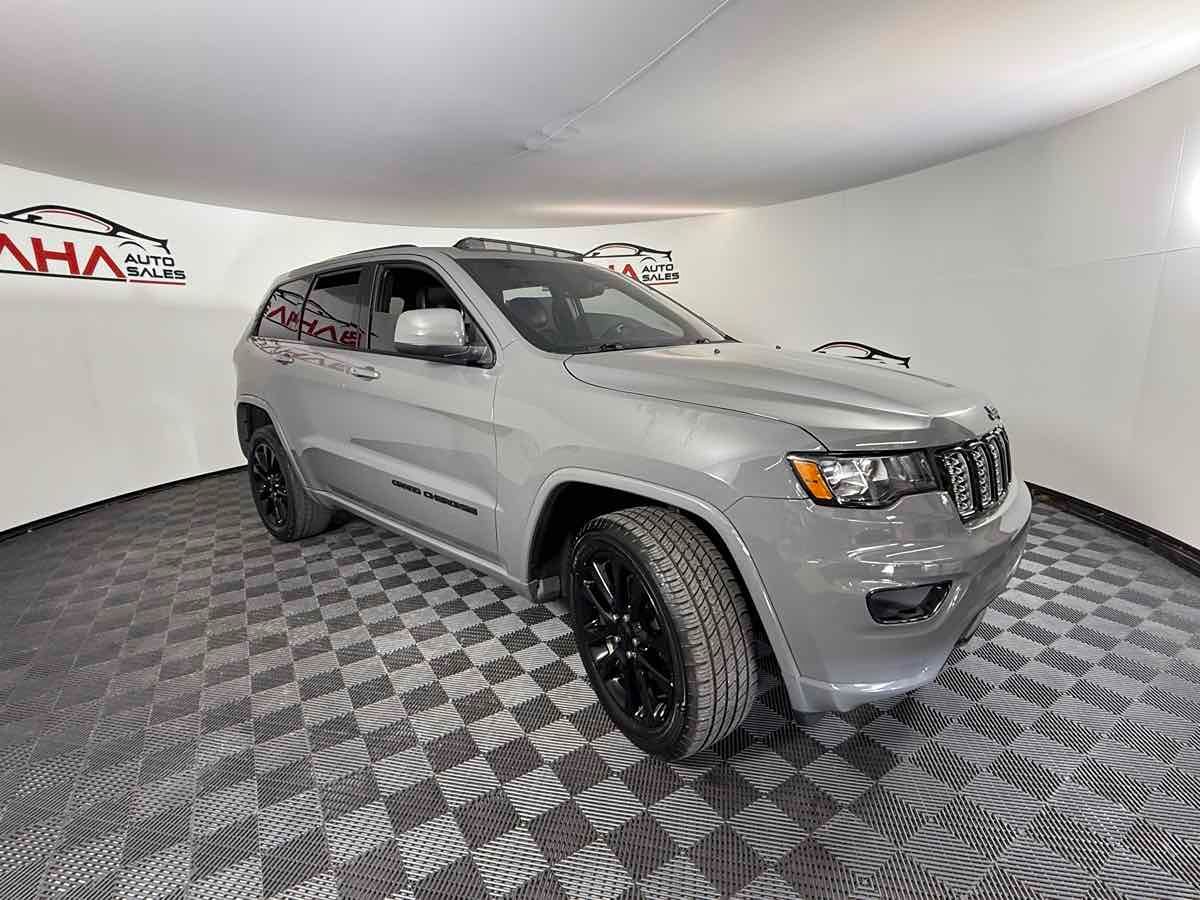 2020 Jeep Grand Cherokee Altitude photo 9