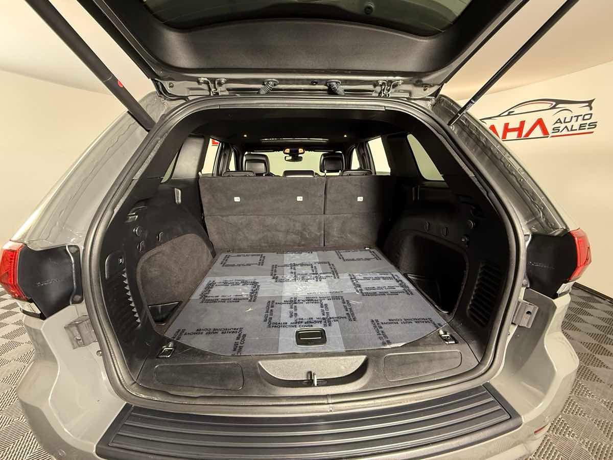 2020 Jeep Grand Cherokee Altitude photo 24
