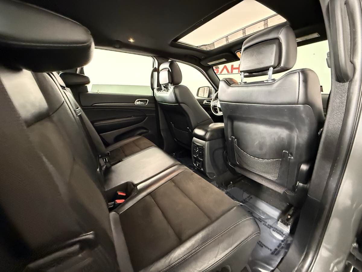 2020 Jeep Grand Cherokee Altitude photo 28