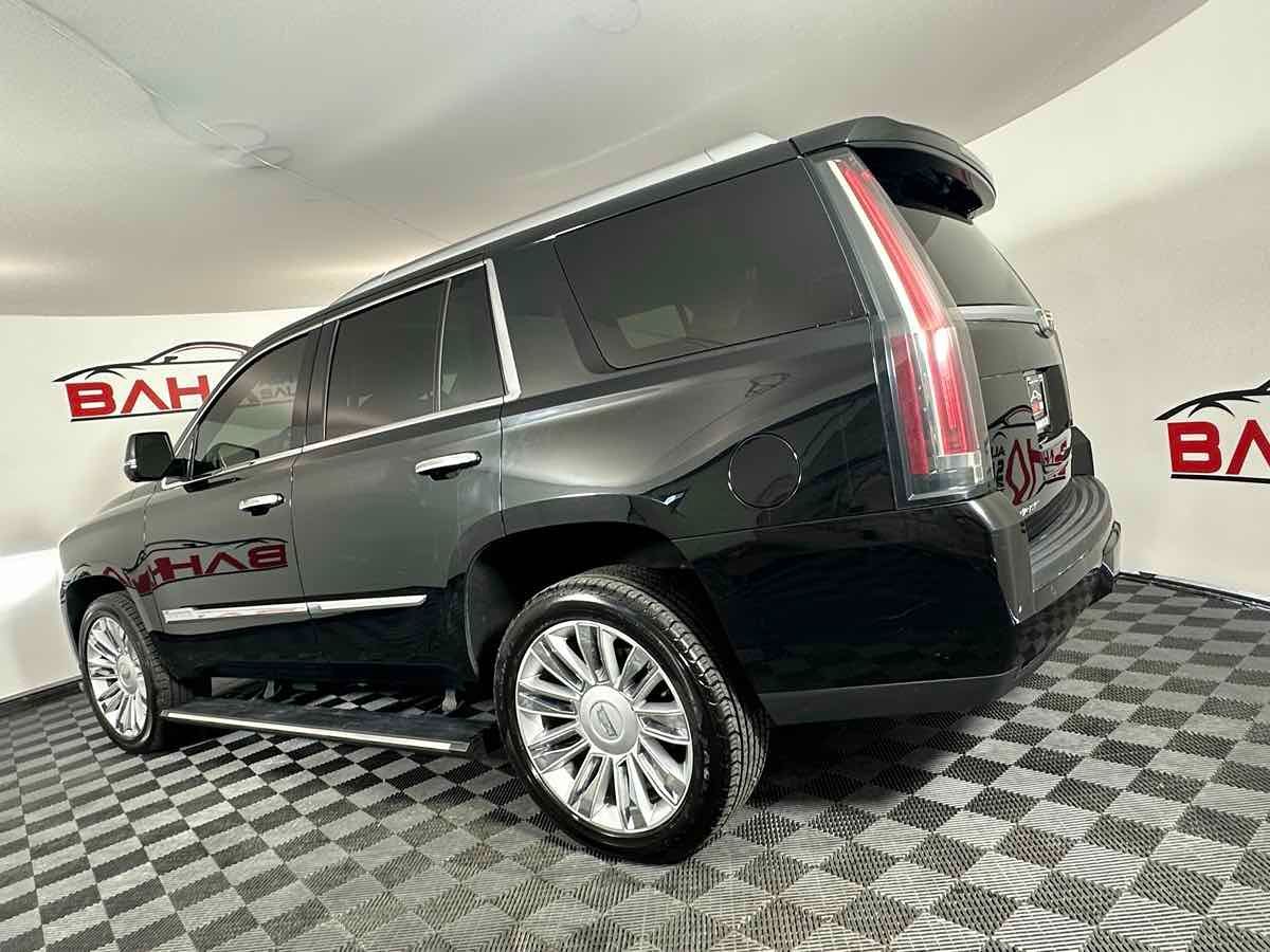 2015 Cadillac Escalade Platinum photo 3