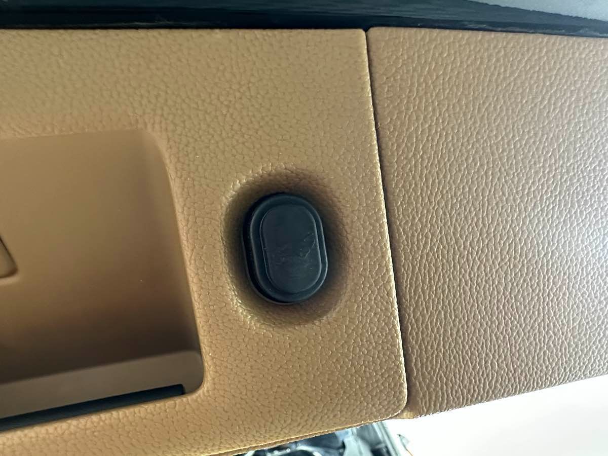 2015 Cadillac Escalade Platinum photo 21