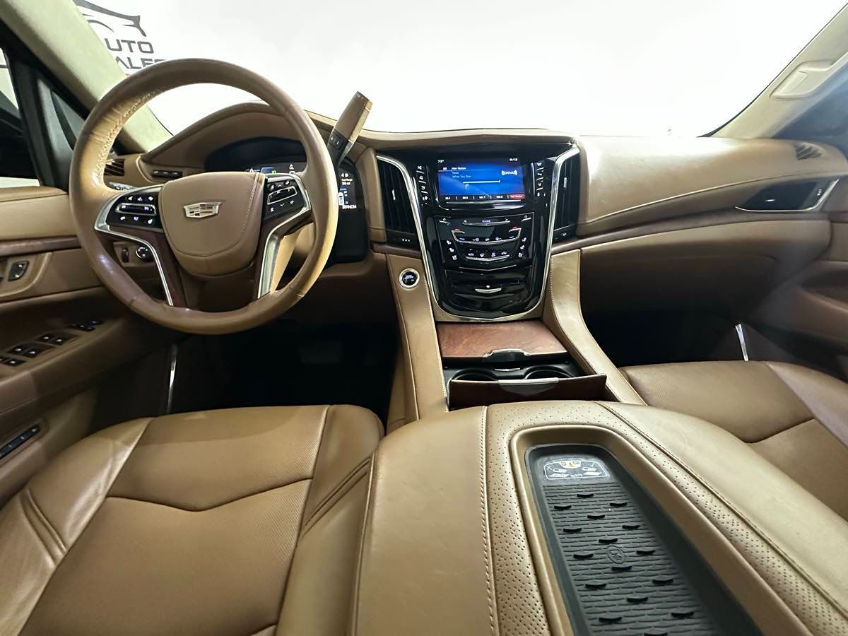 2015 Cadillac Escalade Platinum photo 10