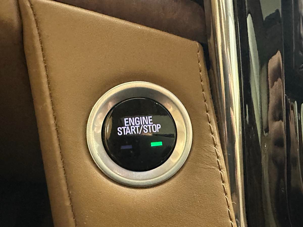 2015 Cadillac Escalade Platinum photo 32
