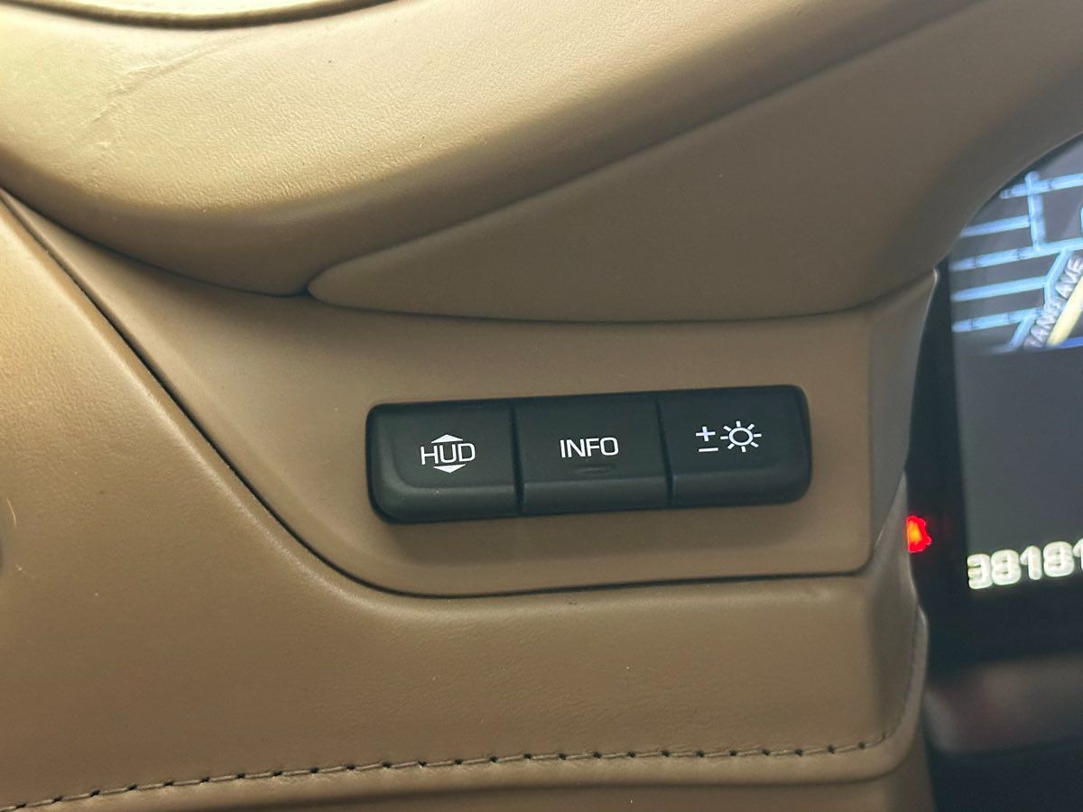 2015 Cadillac Escalade Platinum photo 38
