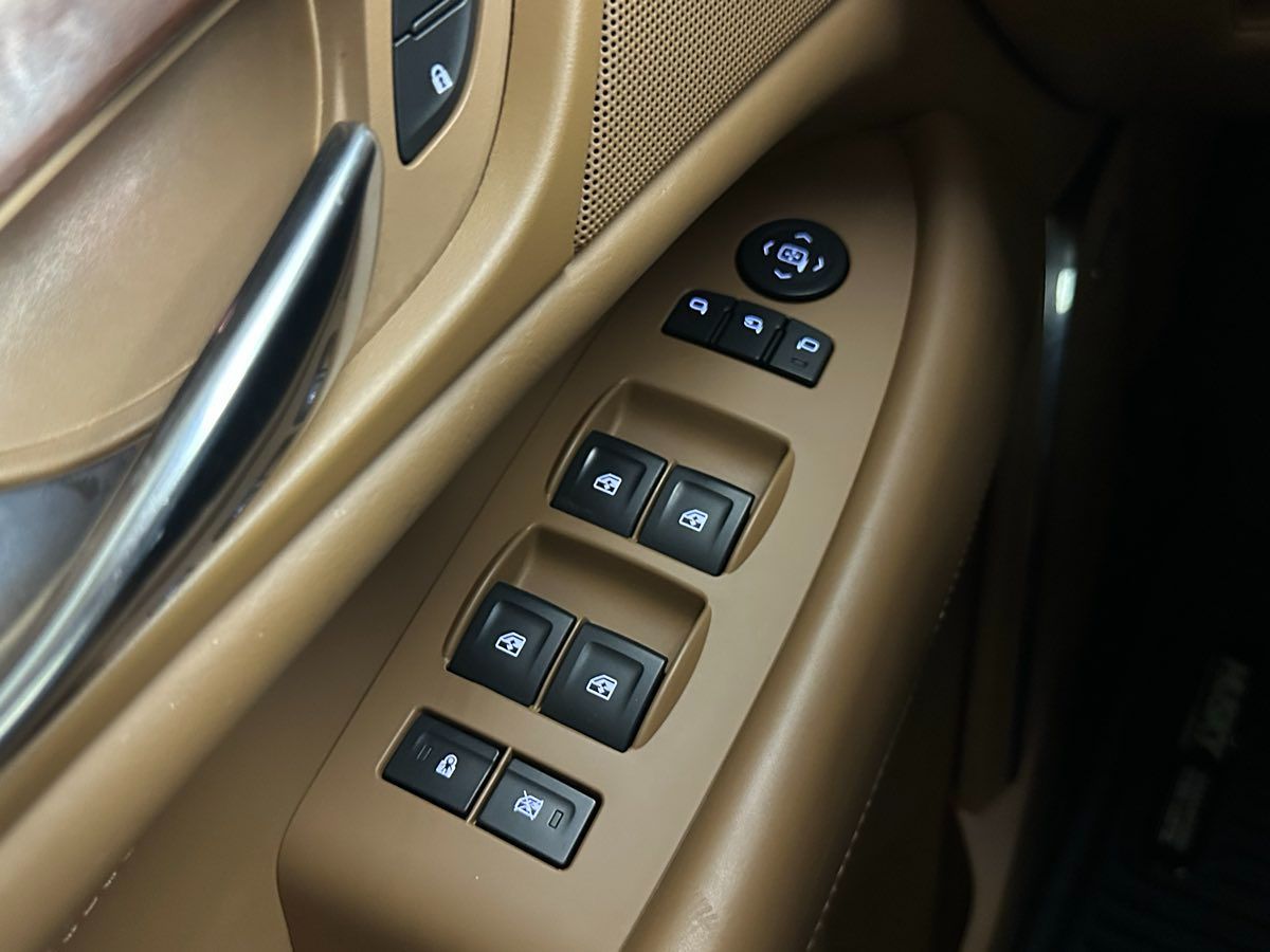 2015 Cadillac Escalade Platinum photo 41