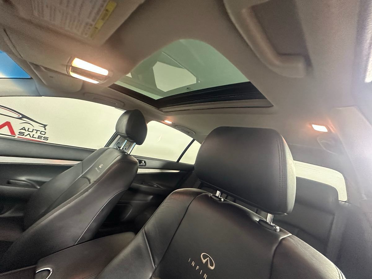 2010 Infiniti G37 Journey photo 9