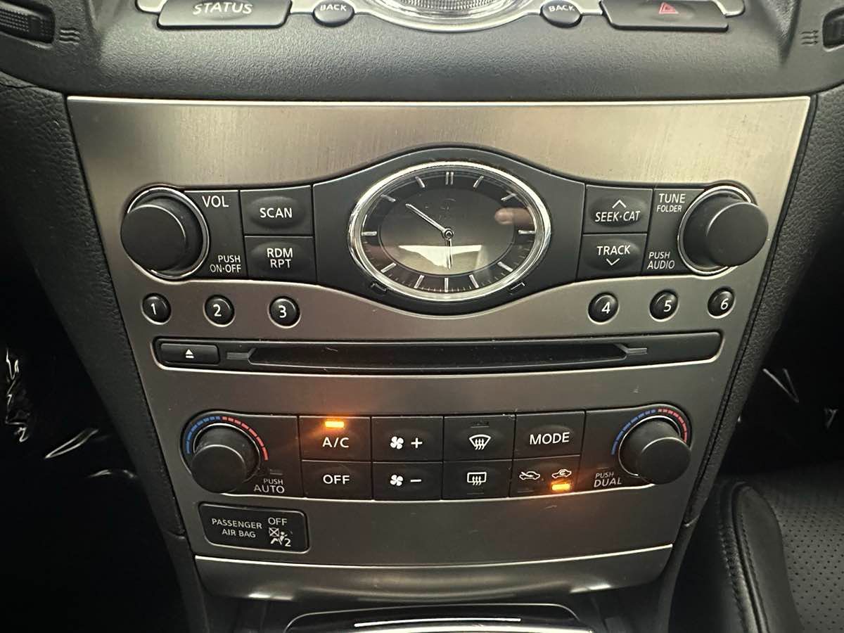 2010 Infiniti G37 Journey photo 16