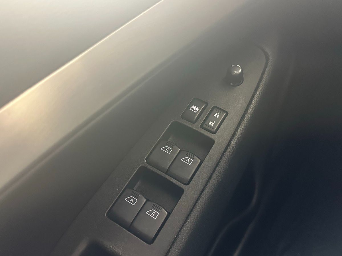 2010 Infiniti G37 Journey photo 19