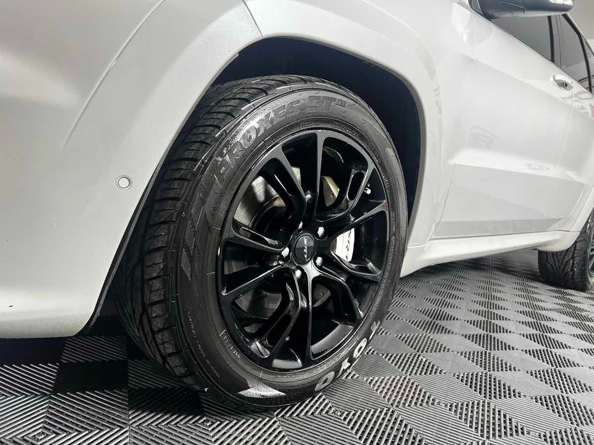 2017 Jeep Grand Cherokee SRT8 photo 7