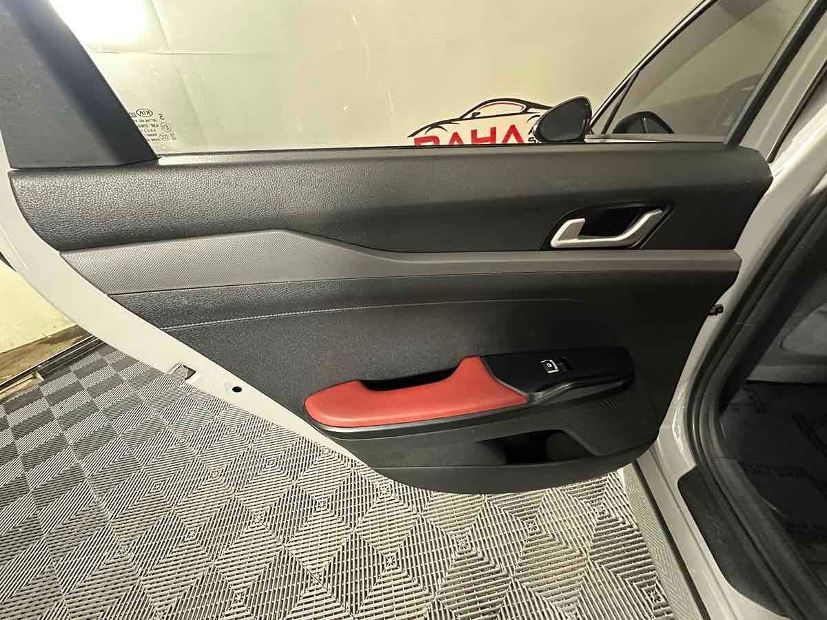 2021 Kia K5 GT-Line photo 15