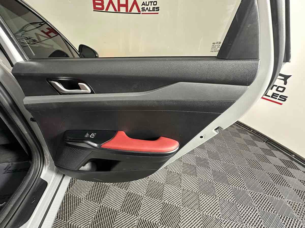 2021 Kia K5 GT-Line photo 16