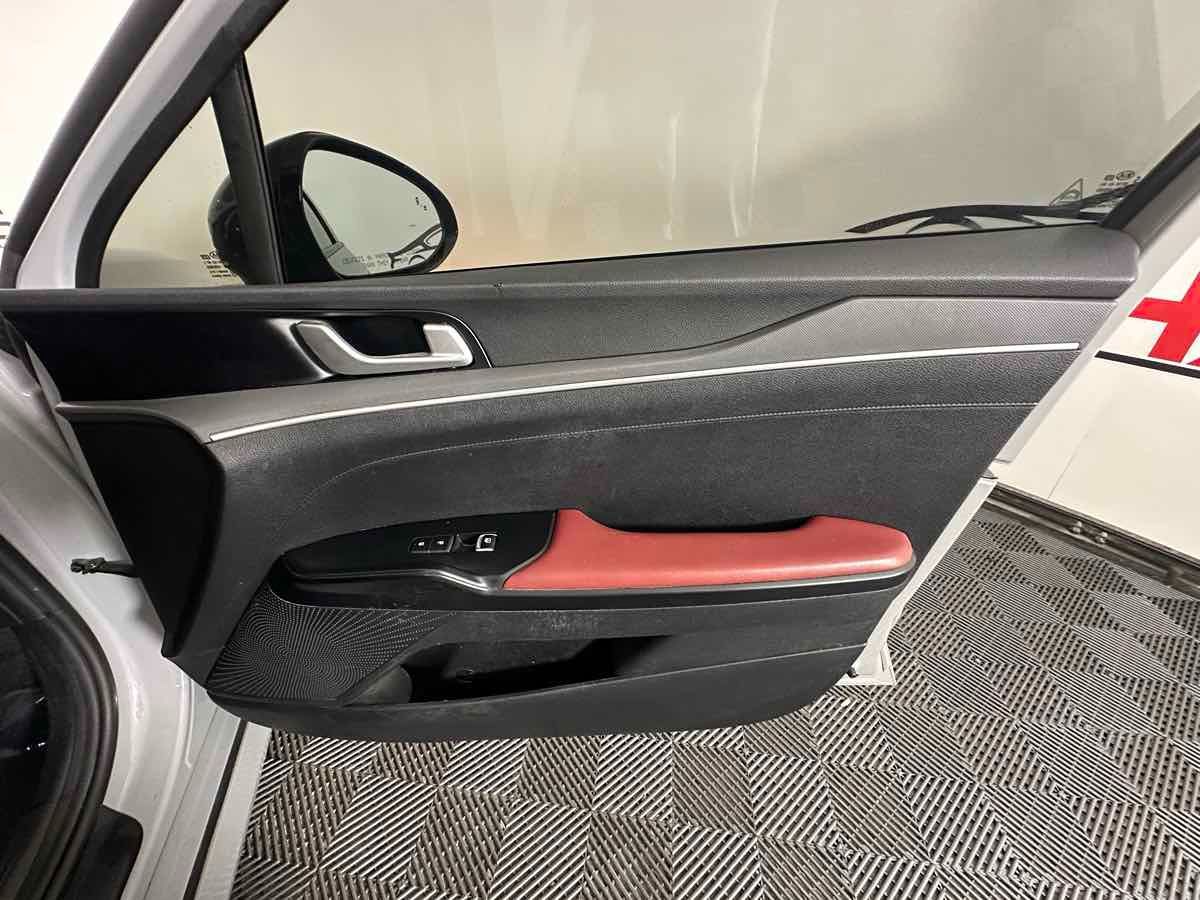 2021 Kia K5 GT-Line photo 14