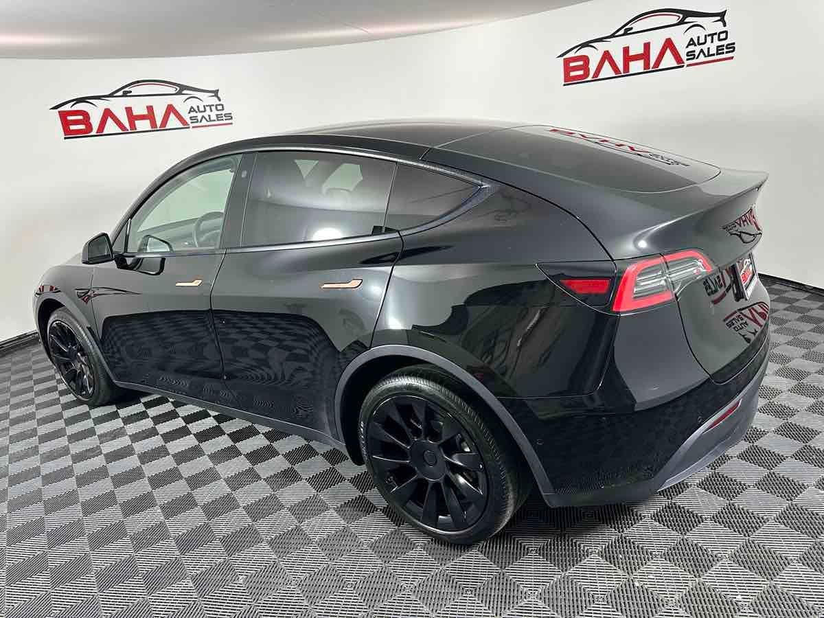 2022 Tesla Model Y Long Range photo 4
