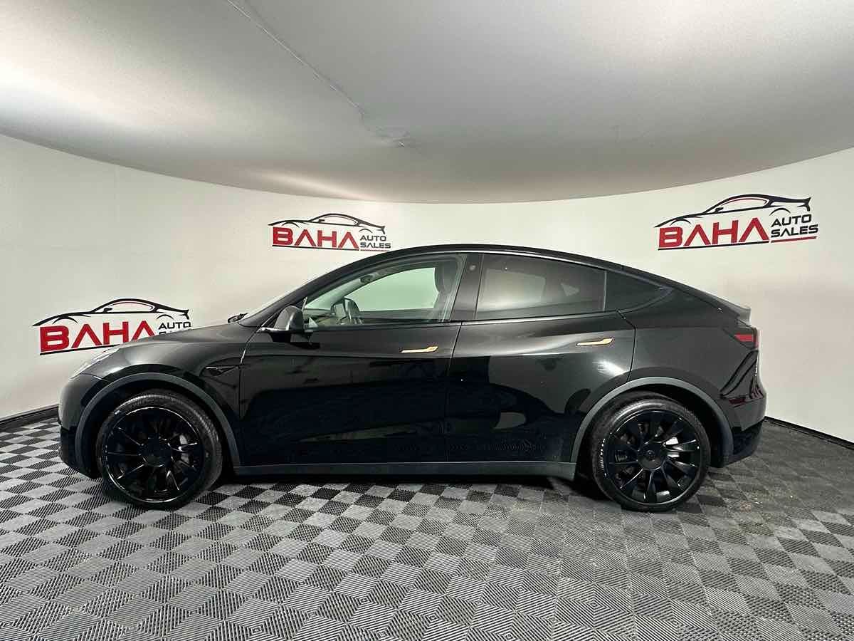 2022 Tesla Model Y Long Range photo 3