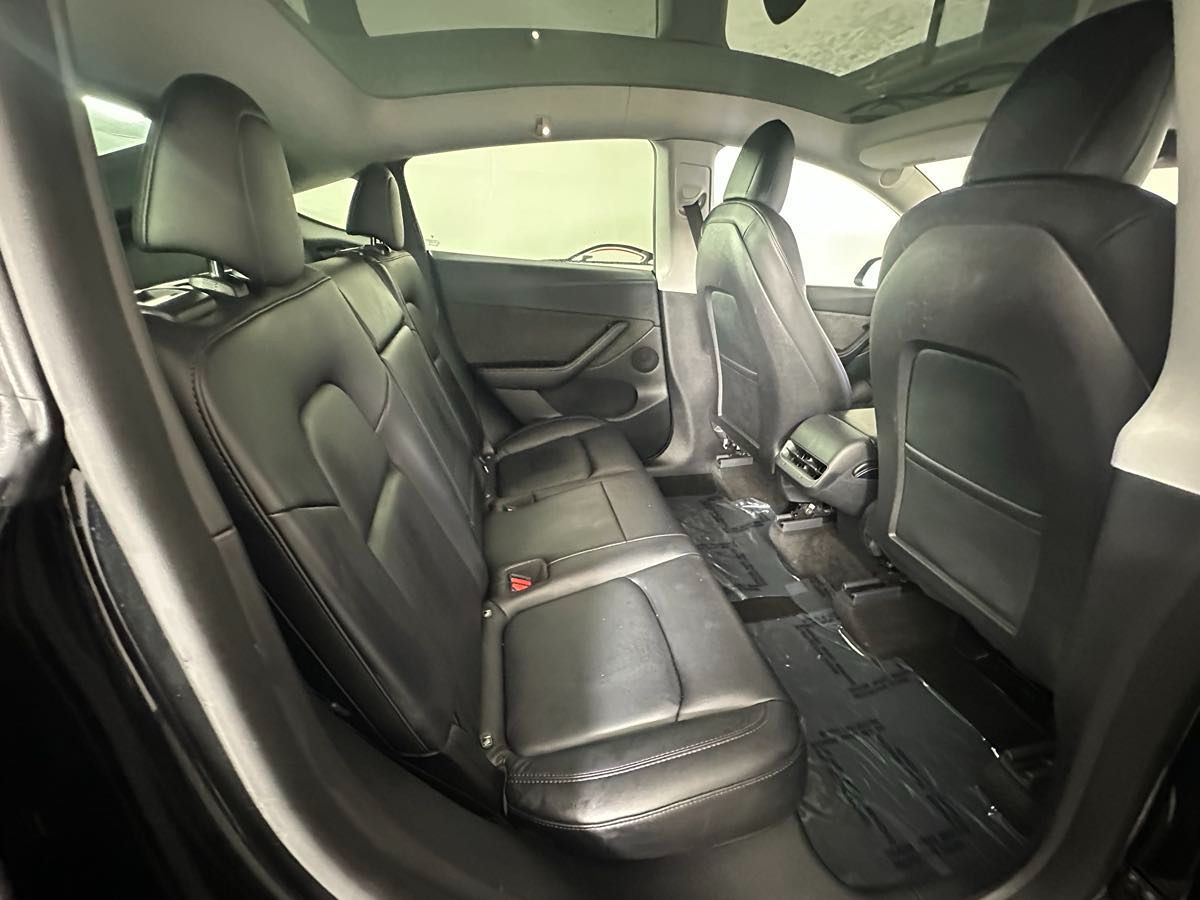 2022 Tesla Model Y Long Range photo 16