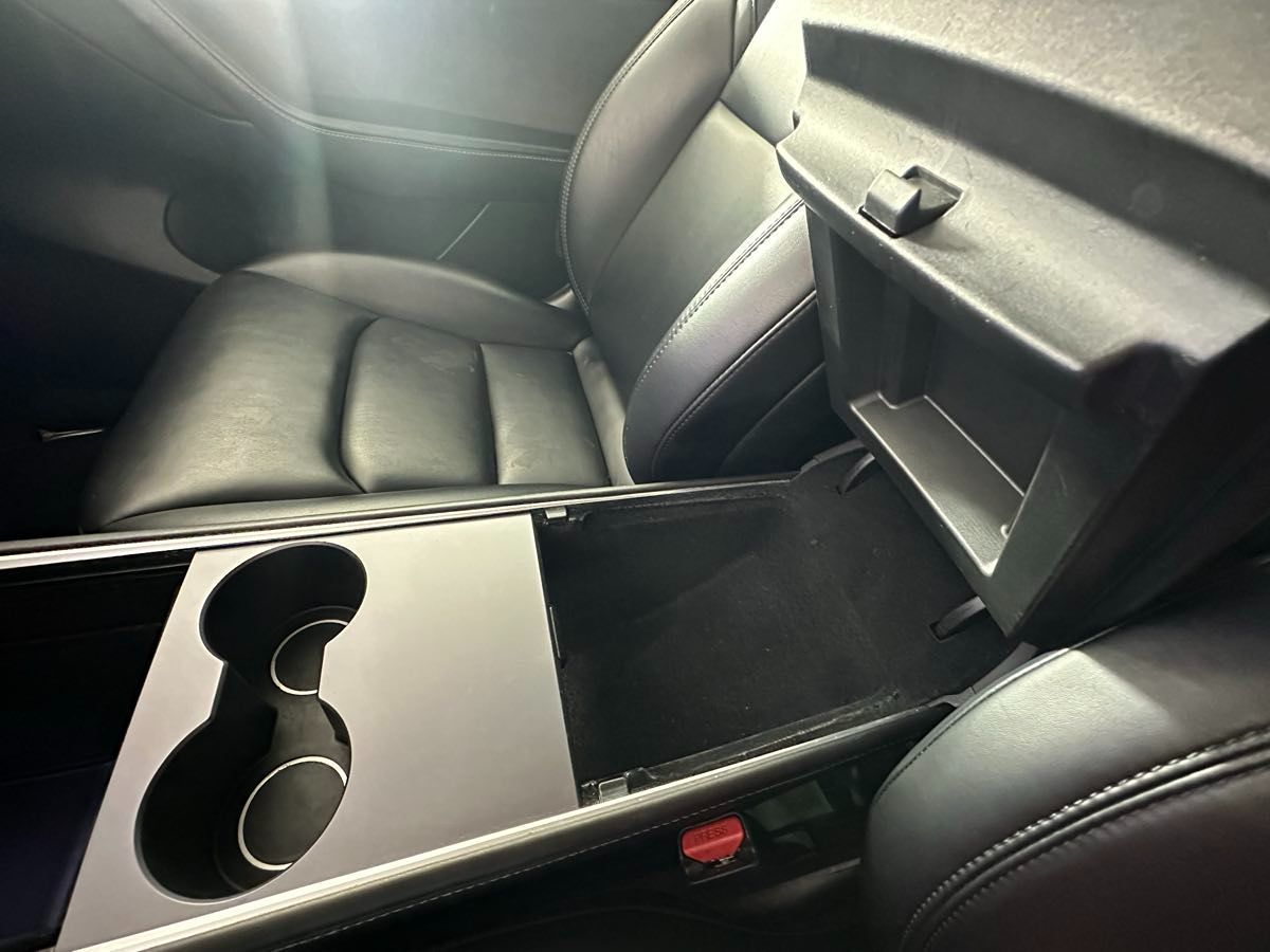 2022 Tesla Model Y Long Range photo 28