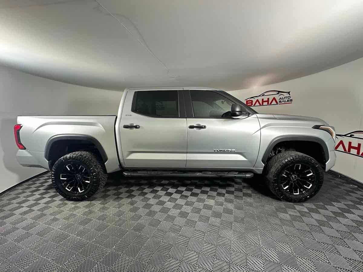 2024 Toyota Tundra SR5 CrewMax photo 8
